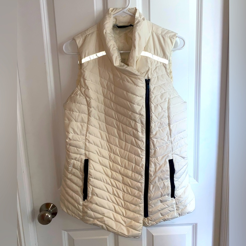 Athleta Cream Quilted Vest